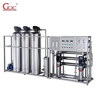 โรงแรมใช้ความจุ 1500 GPD อุปกรณ์ทำน้ำบริสุทธิ์เครื่องฆ่าเชื้อ UV